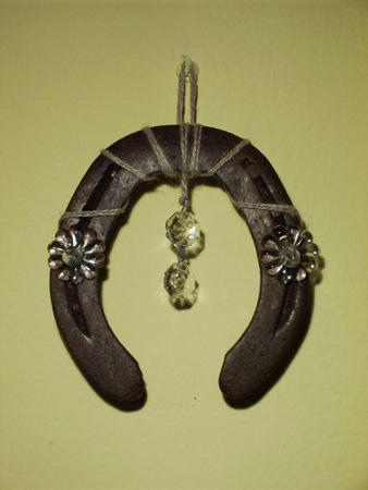 01 ferro di cavallo con cristalli