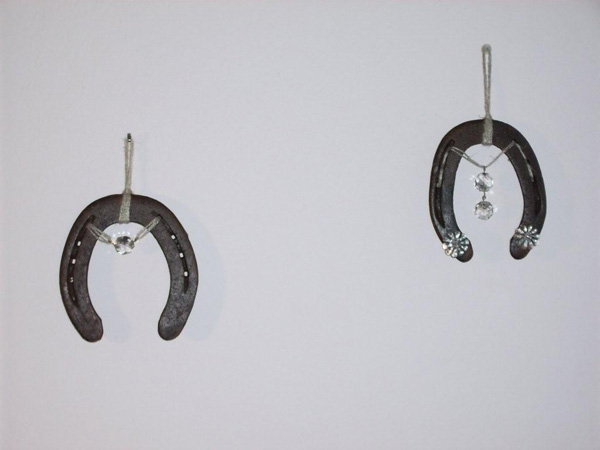 33 ferri di cavallo con cristalli